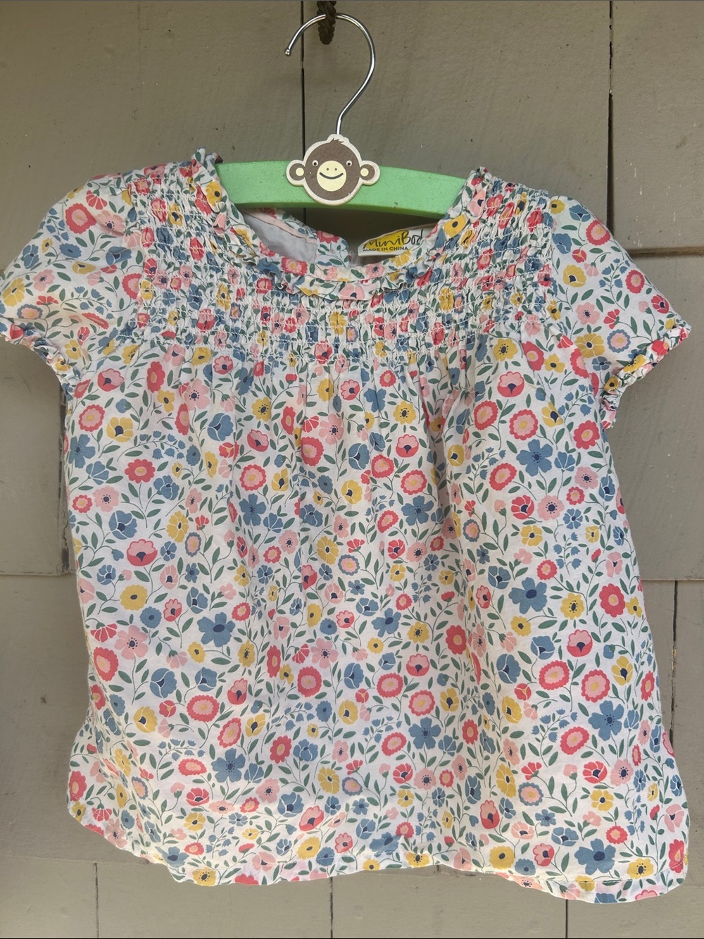 Mini Boden White Floral Smocked Short Sleeve Top 3-4y